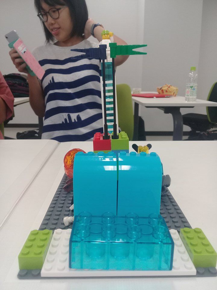 Chơi Lego tại Đại học Osaka